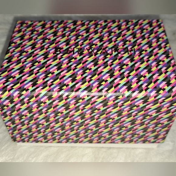 B-Fit Activity Fitness Tracker.New in Box includes Tracker and Interchange bands - Picture 3 of 7